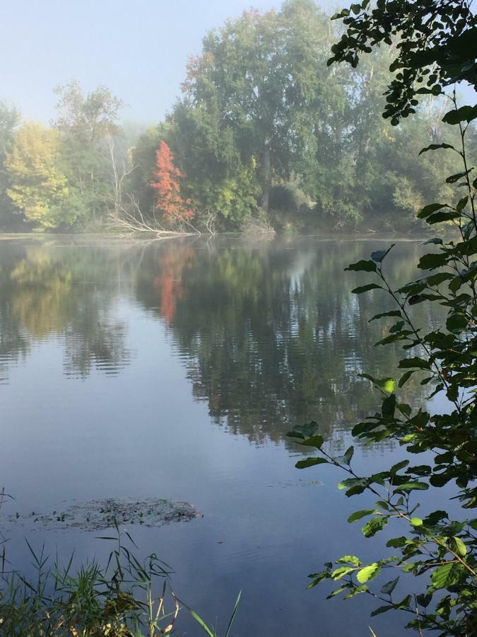 Готель Le Moulin Du Bourg Epeigne-les-Bois Екстер'єр фото